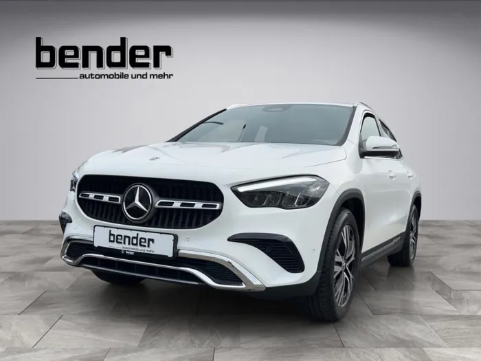 Mercedes-Benz GLA 200 PDC SHZ LED SpurH el.Heck LM AUT AHK