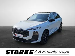 Audi Q3 SUV e-hybrid  S tronic  HeadUp Panodach Stand