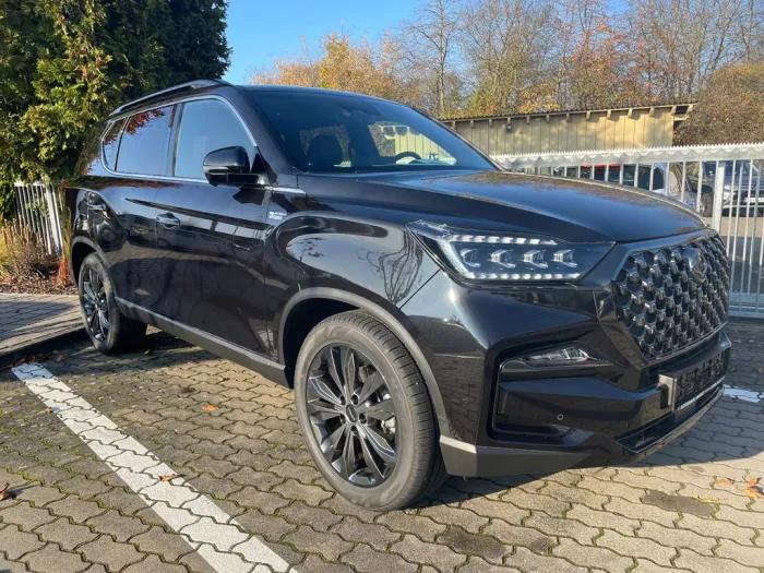 KGM Rexton 8/AT AWD BLACK+Wildleder