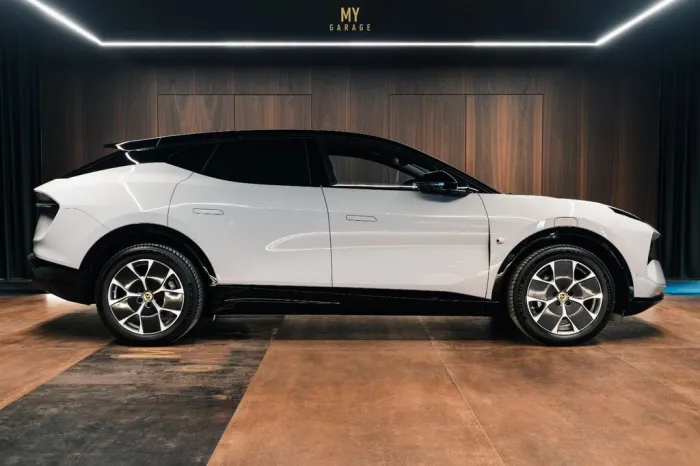 Lotus Eletre 600 Extraordinarily Equipped