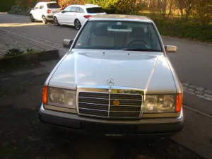 Mercedes-Benz Typ W124 - E 260 Automatic Rauchsilber
