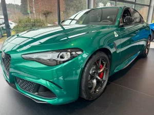 Alfa Romeo Giulia Quadrifoglio harman/kardon KarbonPaket