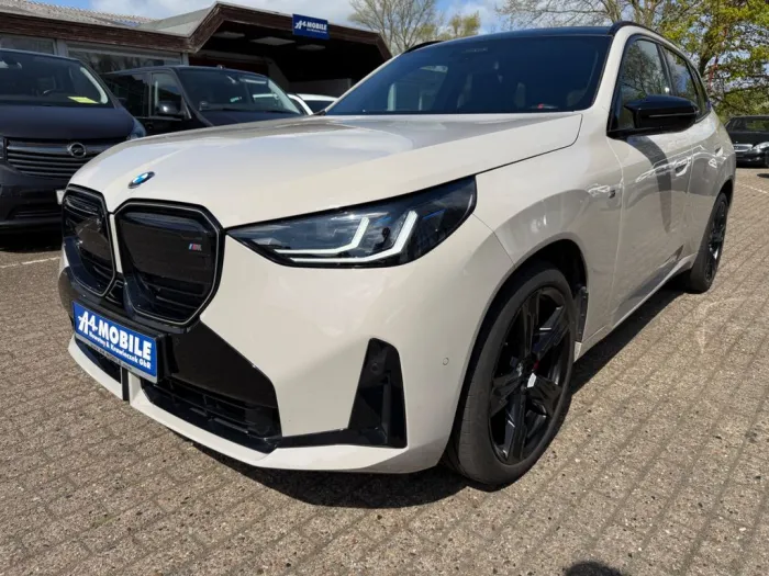 BMW X3 M50 xDrive Pano StdHz. AHK H&K HUD 360°Kamera