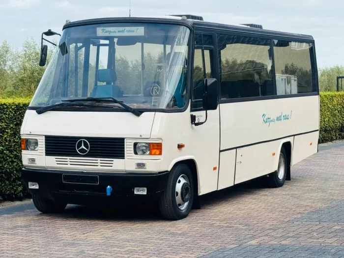 Mercedes-Benz Vario 814 D ERNST AUWARTER CAMPER 29 PERSOONS