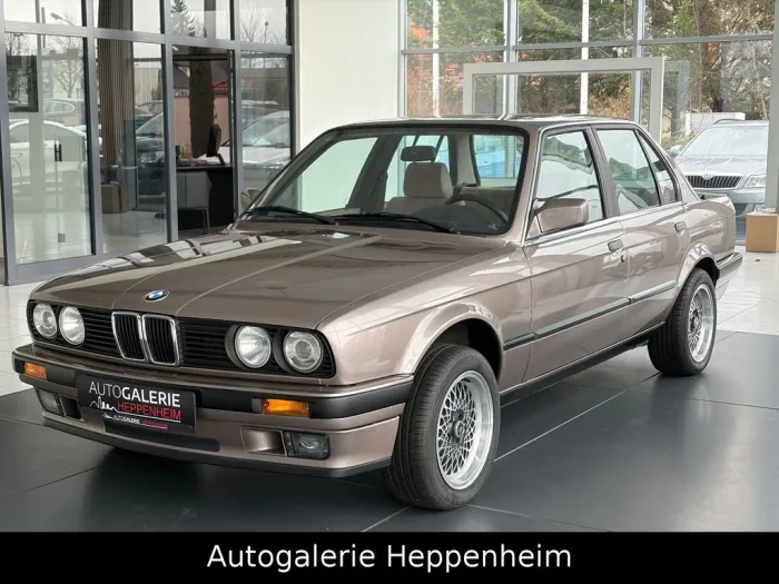 BMW 318i E30 Limousine aus 1.Hand mit 77000km