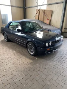 BMW e30 325i Cabrio First Edition M Techni...
