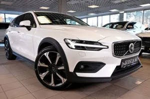 Volvo V60 Cross Country AWD B&W/MASSAGE/HUD/360K/FULL