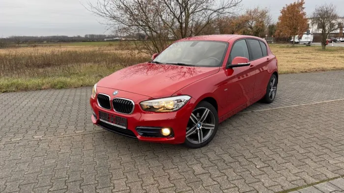 BMW 118 i Sport Line*NAVI*PDC*6GANG*GEPFLEGT*