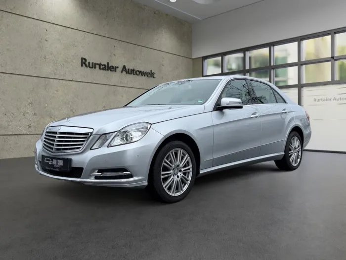 Mercedes-Benz E 250 E Limousine E 250 CGI BlueEfficiency *NAVI