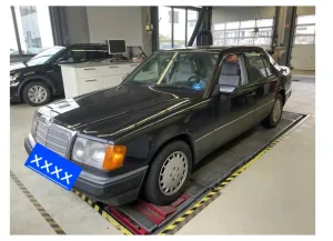 Mercedes-Benz W124 300D  Oldtimer