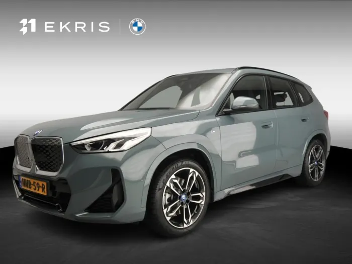 BMW iX1 xDrive30 - M-Sportpakket - LED - Leder - nav
