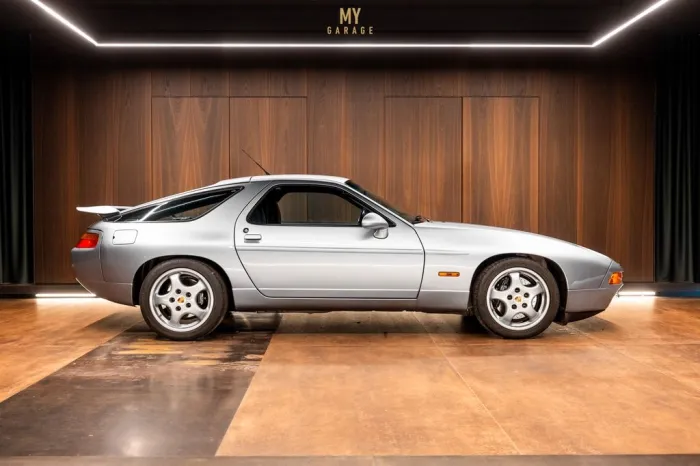Porsche 928 GTS - Manual Shift - Low Mileage