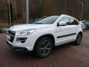 Peugeot 4008*4WD*Klima*SHZ*Xenon*Kam*Pano