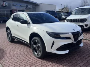 Alfa Romeo Junior Sport Speciale e-DCT6 ab 199€ mtl. Leasen