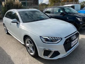 Audi A4 Avant 40 TDI S tronic Quatt line edition