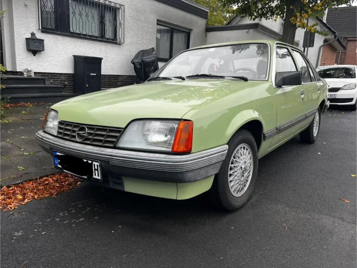 Opel Rekord E2