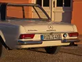 Mercedes-Benz SL 230