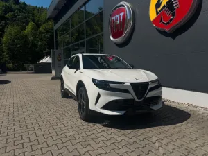 Alfa Romeo Junior Ibrida 1.2MHEV Speciale+TECH-PAKET+MATRIX