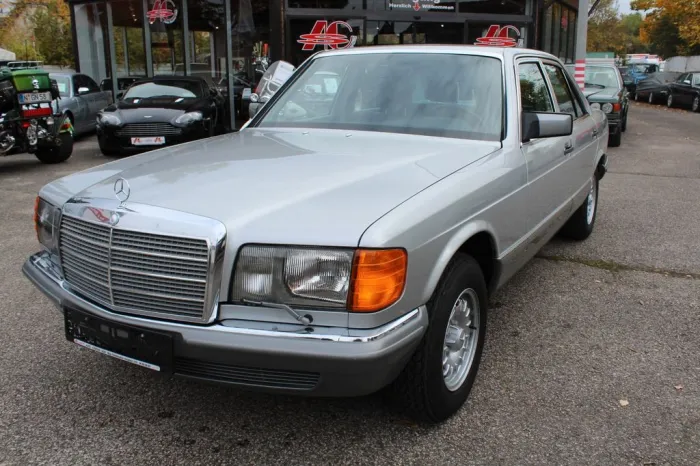Mercedes-Benz 380 SE V8-Zylinder Limousine erste Sahne !!