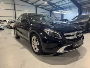 Mercedes-Benz GLA 200 1.6 KAT GLA 200 Metallic