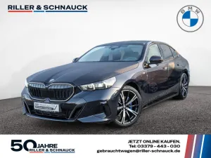 BMW 520d xDrive M-Sport PANO NAVI AHK ACC HUD 360°