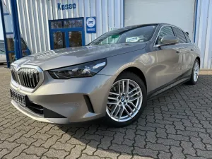 BMW i5 - PANO - HEAD-UP - KAMERA - TRAVEL-PAKET