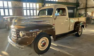 Ford 1949er Ford Mercury M68 Pickup V8 Hand! NEU 1- !