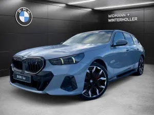 BMW i5 xDrive40 Touring 360° ACC AHK Keyless Pano
