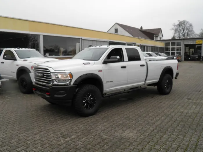 Dodge RAM 3500 CREWCAB 4X4 HEMI 6.4 L