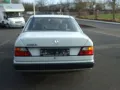 Mercedes-Benz E 230