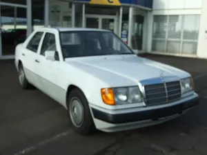Mercedes-Benz E 230