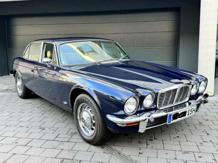 Jaguar XJ