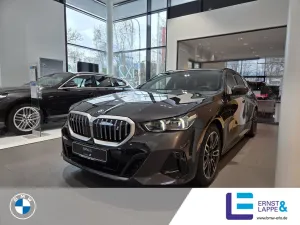 BMW i5 eDrive40 -- Touring M Sport Pano Head-Up 360