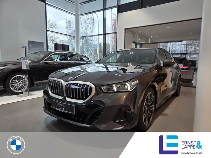 BMW i5 eDrive40 -- Touring M Sport Pano Head-Up 360