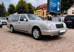 Mercedes-Benz 200E 1.Hand Bestattungswagen Leichenwagen