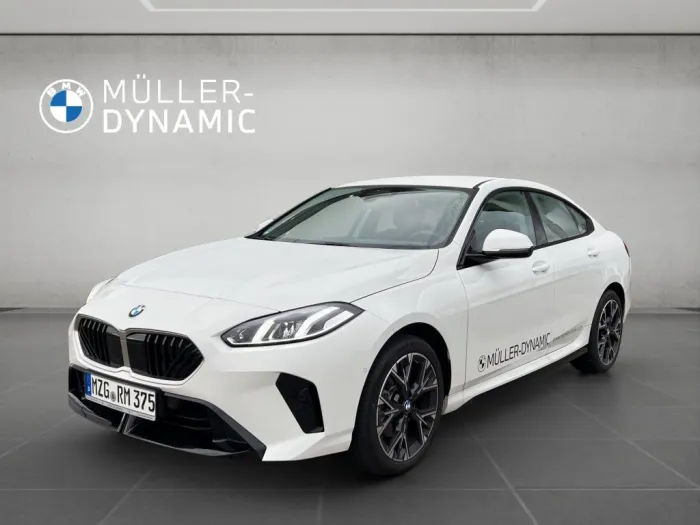 BMW 216 GRAN COUPÈ M SPORT DESIGN PARKING DRIVING AS
