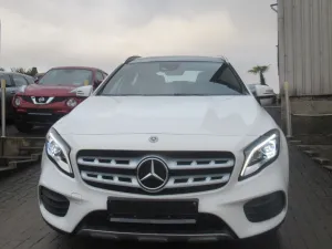 Mercedes-Benz GLA 200 AMG LINE-NAVI-PANO-LED-SHZ-2.HAND