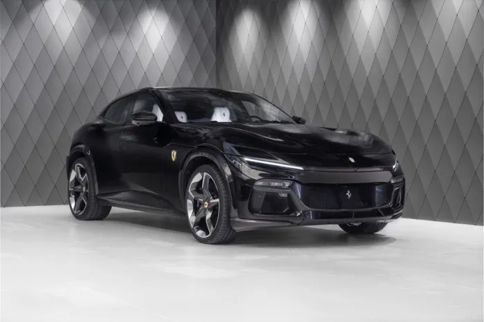 Ferrari Purosangue BLACK/WHITE FULL CARBON PANORAMIC