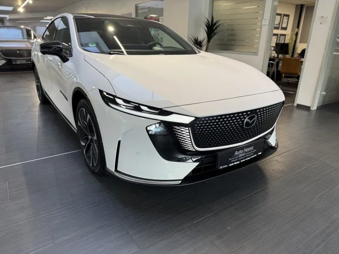 Mazda 6E EV 245PS Long Range Takumi 360° 14,6-Zoll Dis