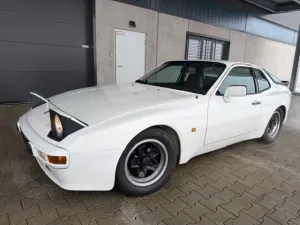 Porsche 944 COUPE KLIMA-ERST 44 TKM
