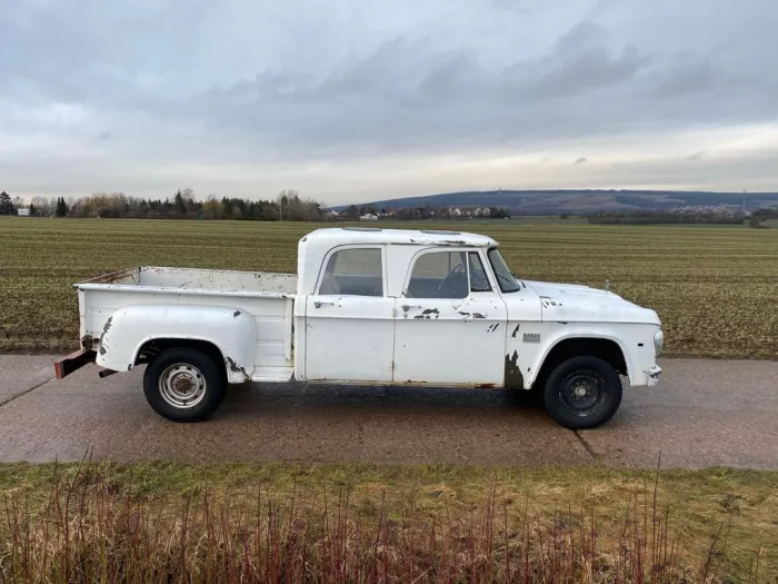 Dodge D200 Crewcab Pickup Doka *383-V8*