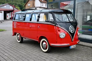 Volkswagen T1 Bulli Samba-Bus Typ 24 22 kW (30 PS), Scha...
