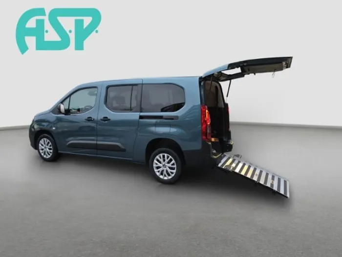 Fiat Doblò 4 Kombi XL Rollstuhlgerecht Rollstuhlrampe