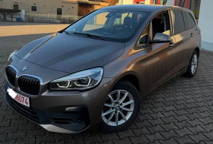 BMW 216i, Advantage,7 Sitzer,LED,AHK,Kamera,Navi
