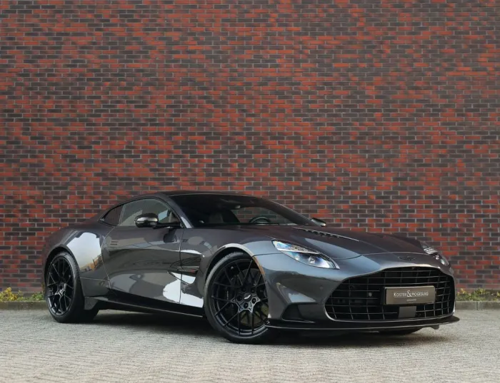 Aston Martin Vanquish 5.2 V12 - Q Epsilon Black - B&W