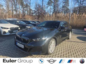 BMW i5 eDrive40 Touring Sportpaket HUD AHK-klappbar 