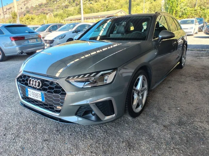 Audi A4 40 TDI quattro S tronic line edition