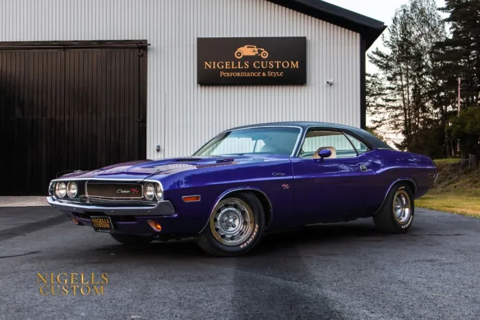 Dodge R/T 426 Hemi / Plum Crazy / Matching Numbers