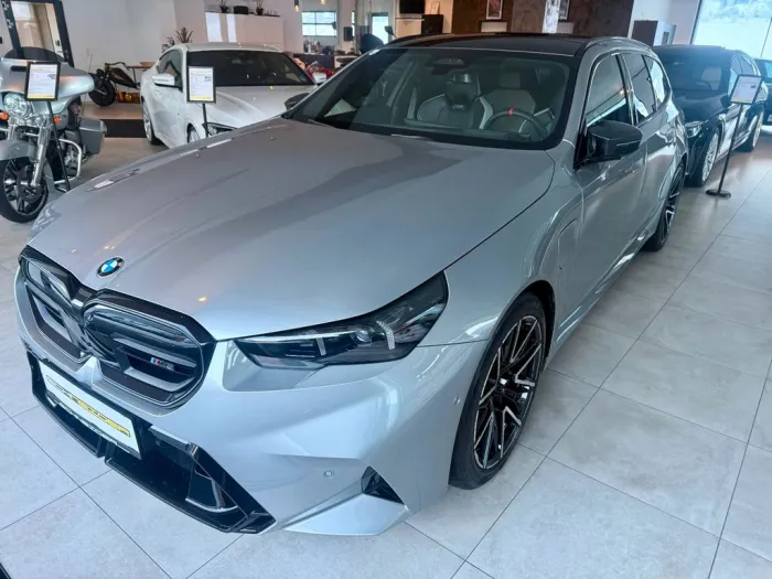 BMW M5 Touring INDIVIDUAL* VOLL
