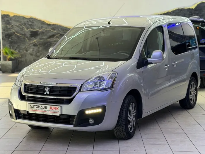 Peugeot Partner Tepee Active-Behindertengerecht-Rampe